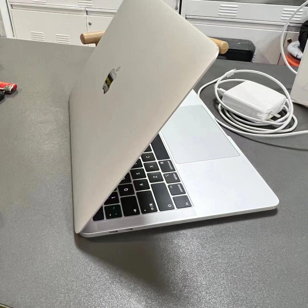 2019款MacBook Pro 13寸i7：创新炸裂，掀起江湖风浪！