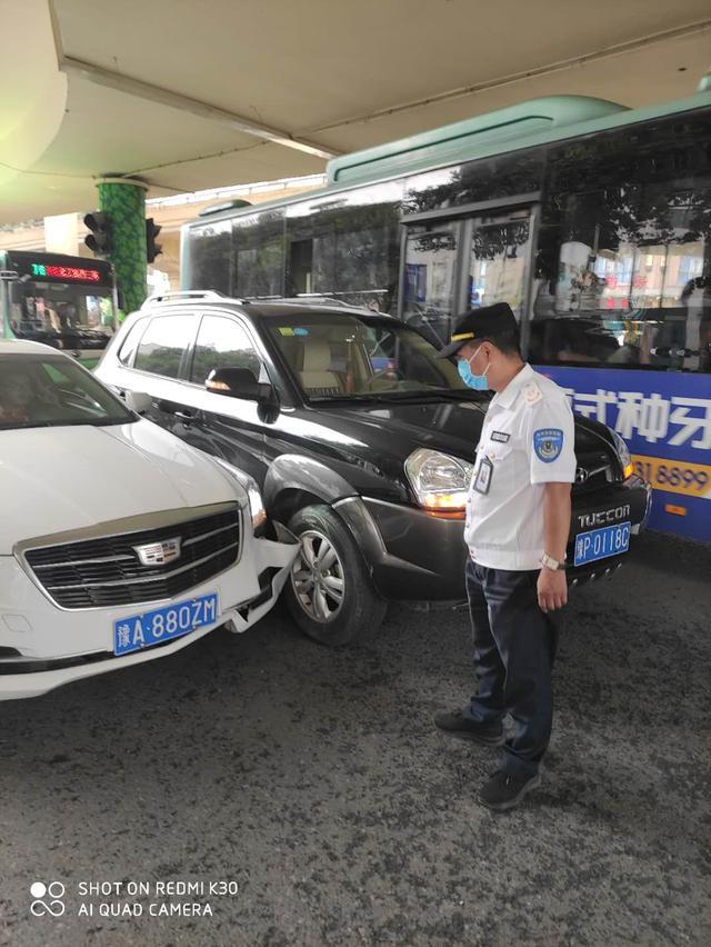 逃离交警的科技新宠：刮擦后的不知情离场